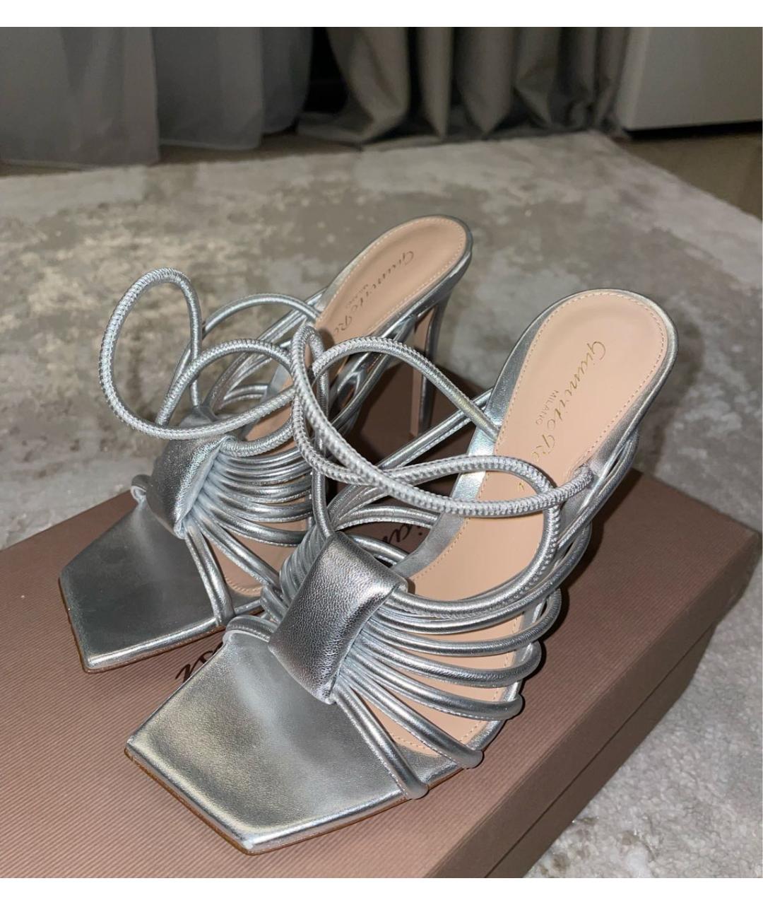 GIANVITO ROSSI Серебряные кожаные босоножки, фото 3
