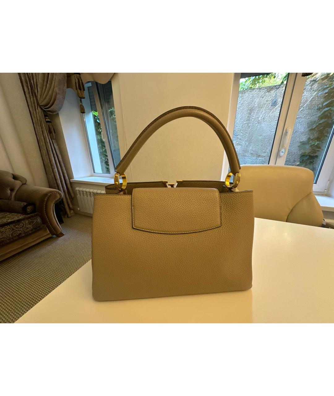 LOUIS VUITTON Бежевая кожаная сумка с короткими ручками, фото 3