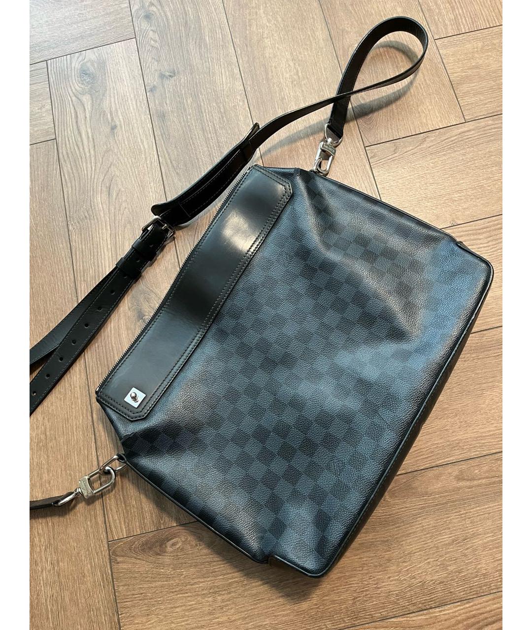 LOUIS VUITTON Темно-синяя кожаная сумка через плечо, фото 2