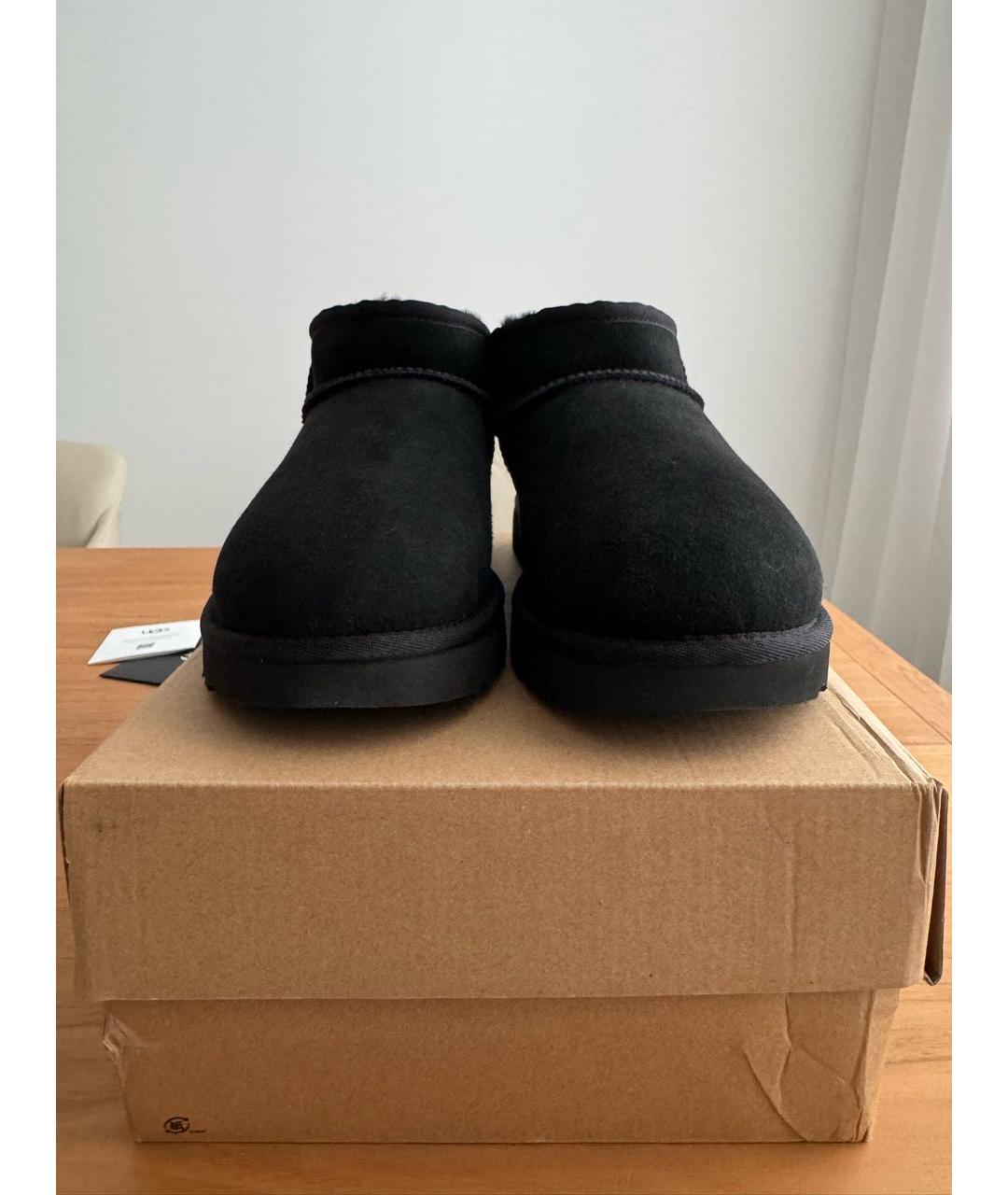 UGG AUSTRALIA Черные замшевые ботинки, фото 2