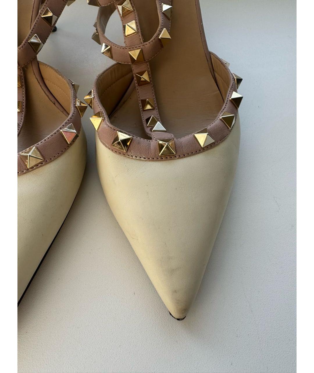 VALENTINO Бежевые кожаные лодочки на низком каблуке, фото 6