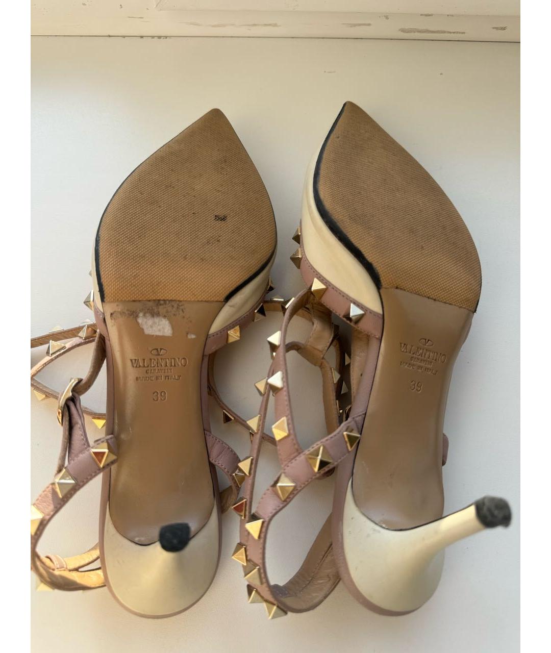 VALENTINO Бежевые кожаные лодочки на низком каблуке, фото 4