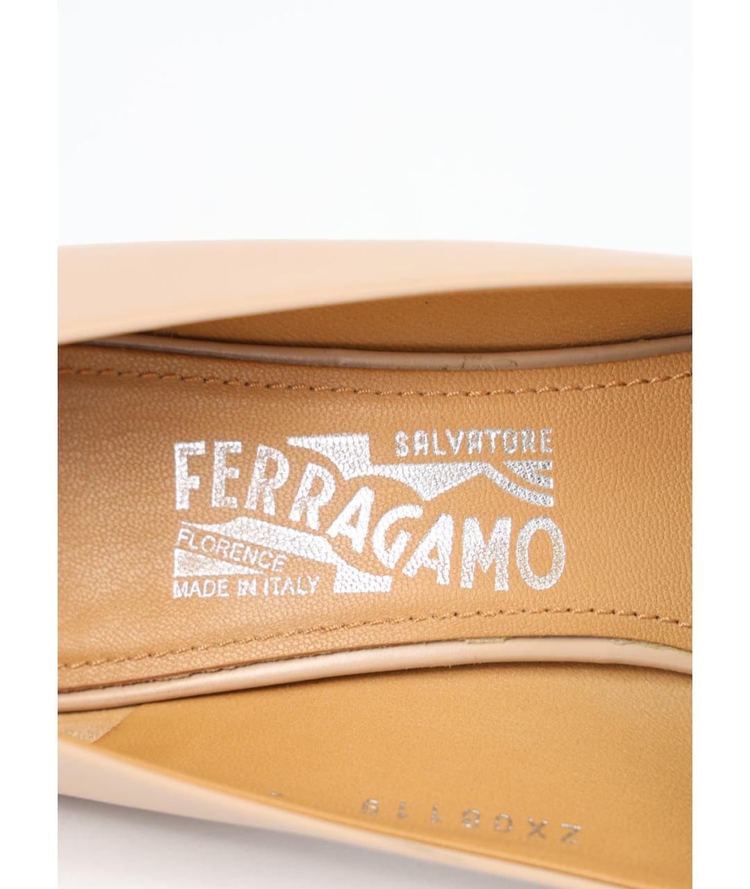FERRAGAMO Бежевые кожаные туфли, фото 5