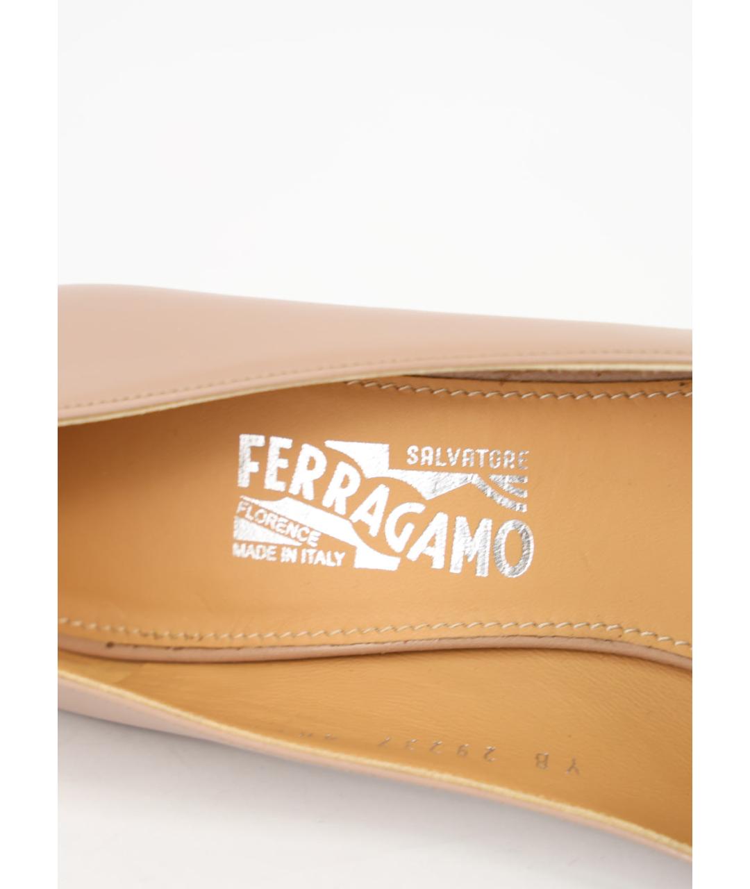 FERRAGAMO Бежевые кожаные туфли, фото 5
