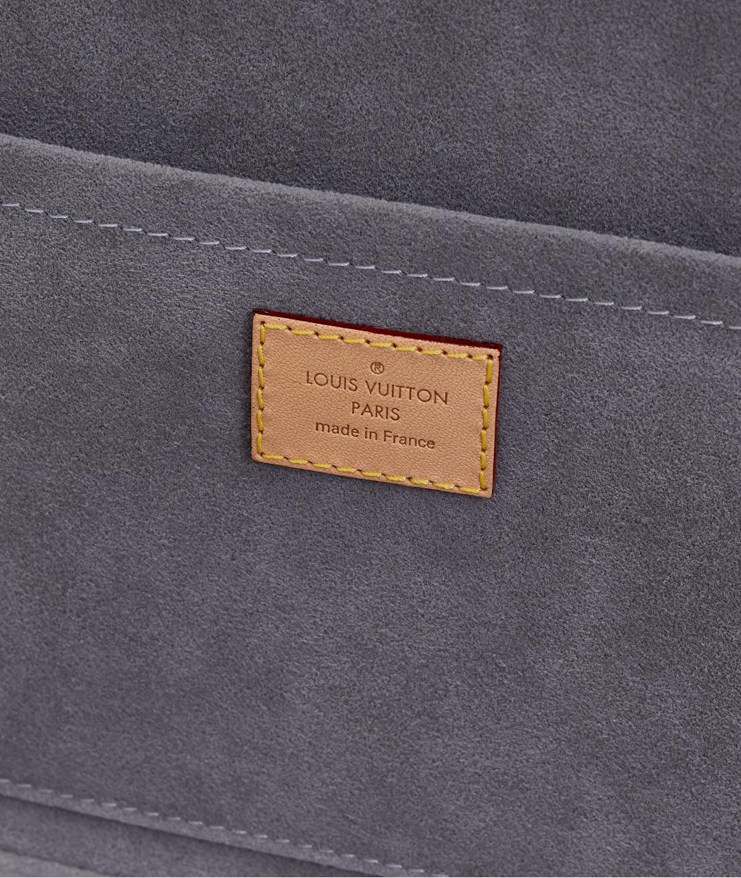 LOUIS VUITTON Серебрянный чемодан из лакированной кожи, фото 7
