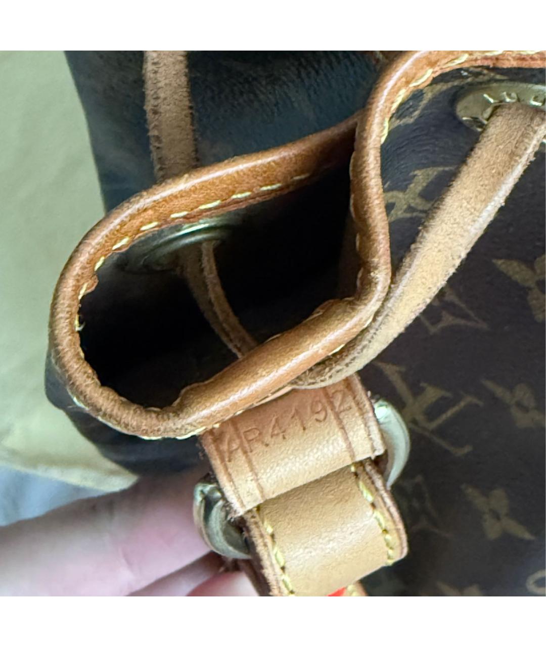LOUIS VUITTON Коричневая кожаная сумка через плечо, фото 4