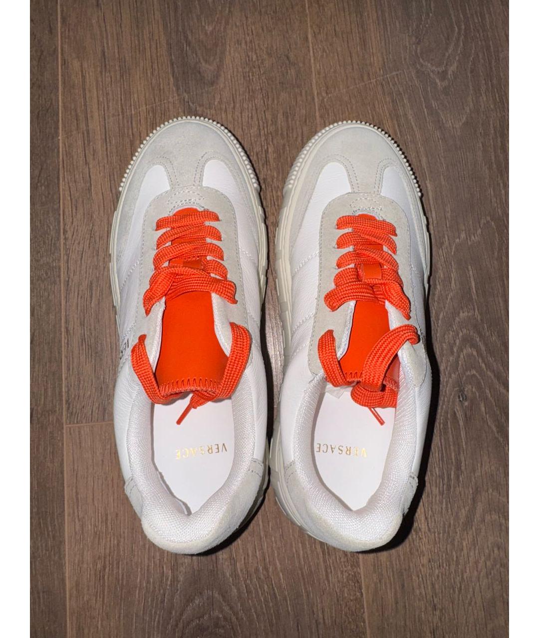 VERSACE Белые кожаные кеды, фото 3