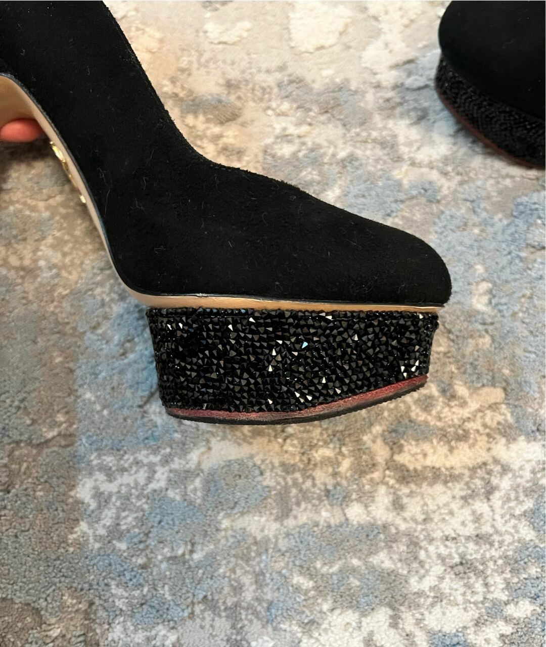 CHARLOTTE OLYMPIA Черные замшевые туфли, фото 5