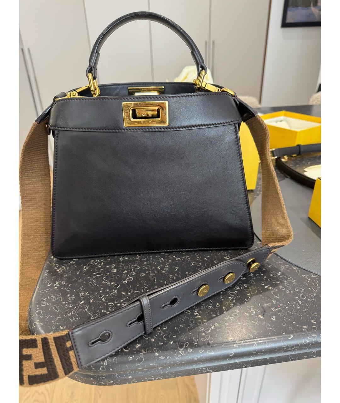 FENDI Черная кожаная сумка тоут, фото 4
