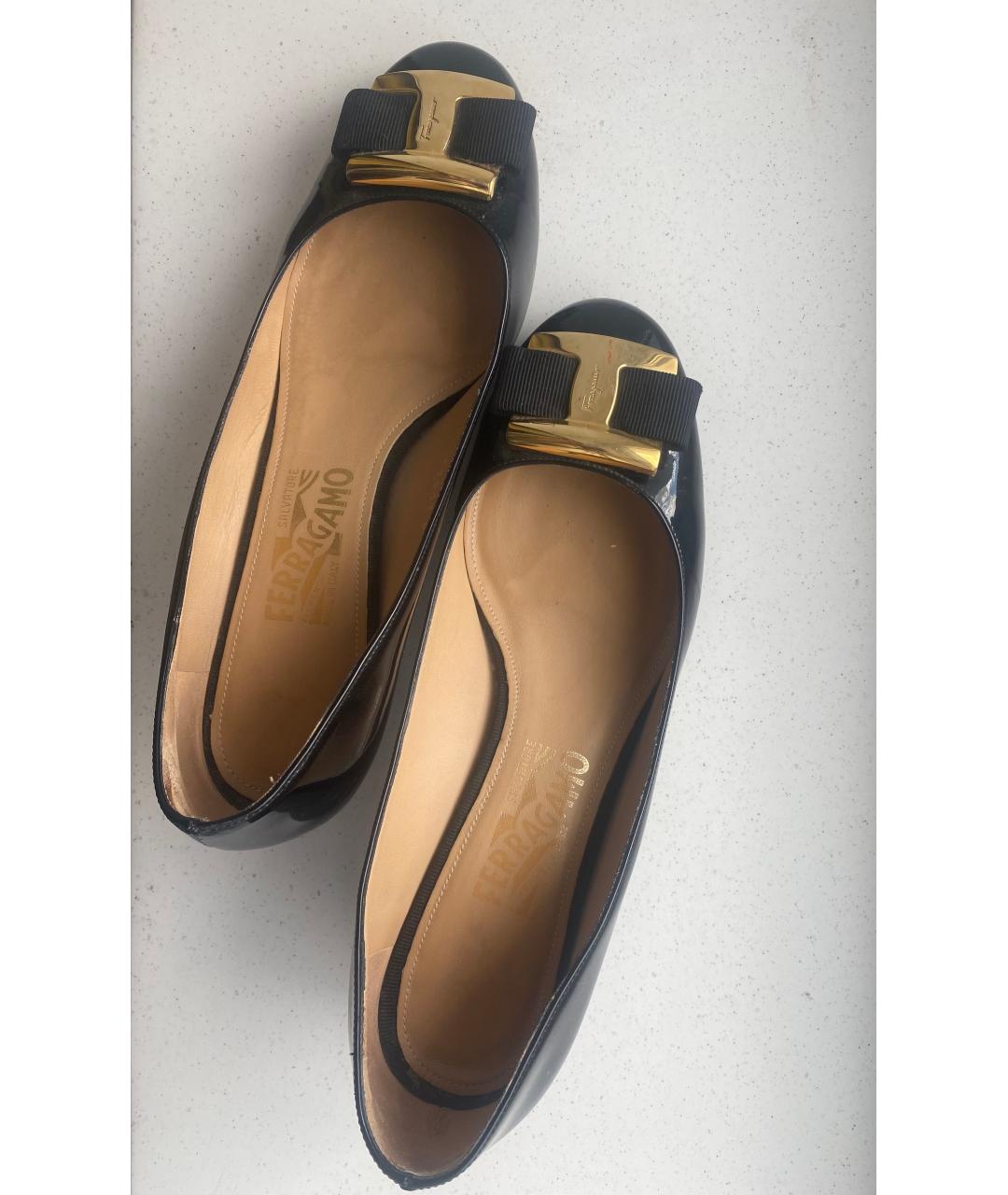FERRAGAMO Черные туфли из лакированной кожи, фото 4