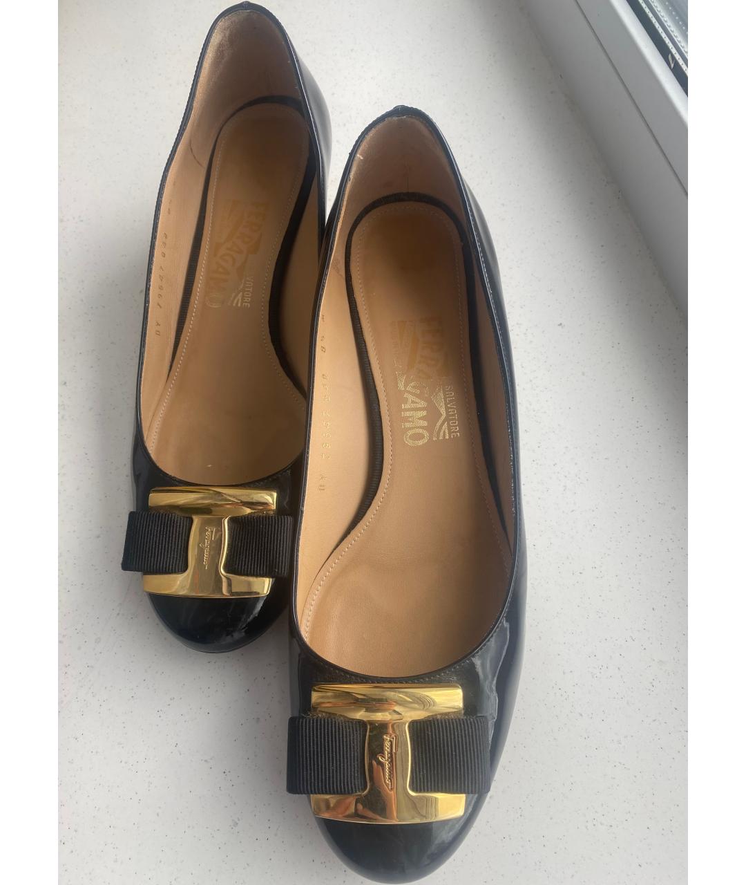 FERRAGAMO Черные туфли из лакированной кожи, фото 3