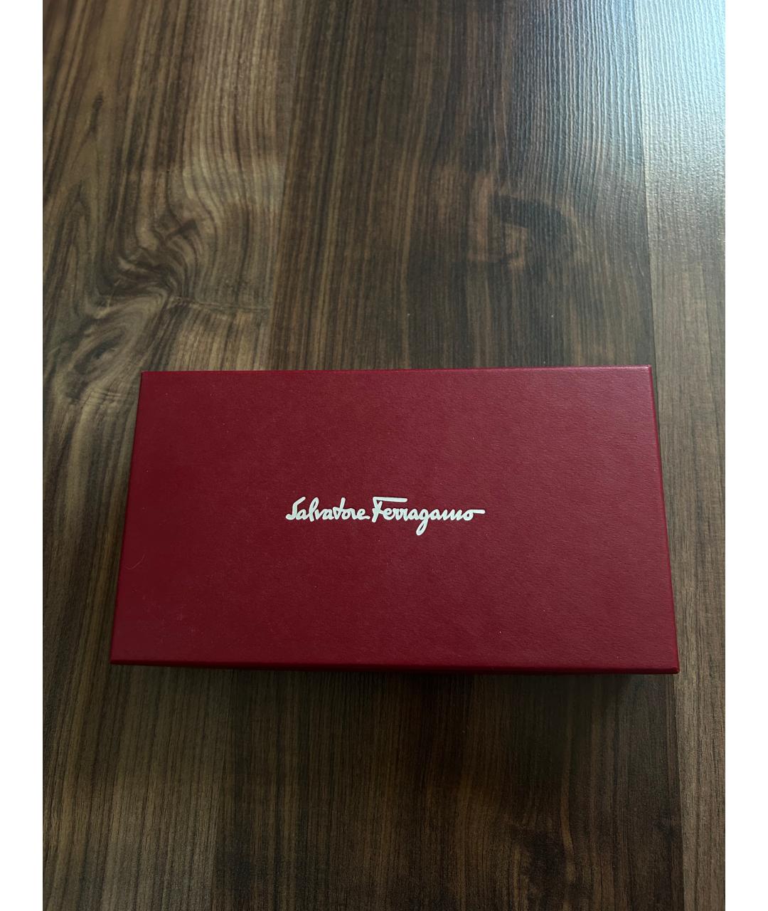 FERRAGAMO Бордовый кожаный кошелек, фото 6
