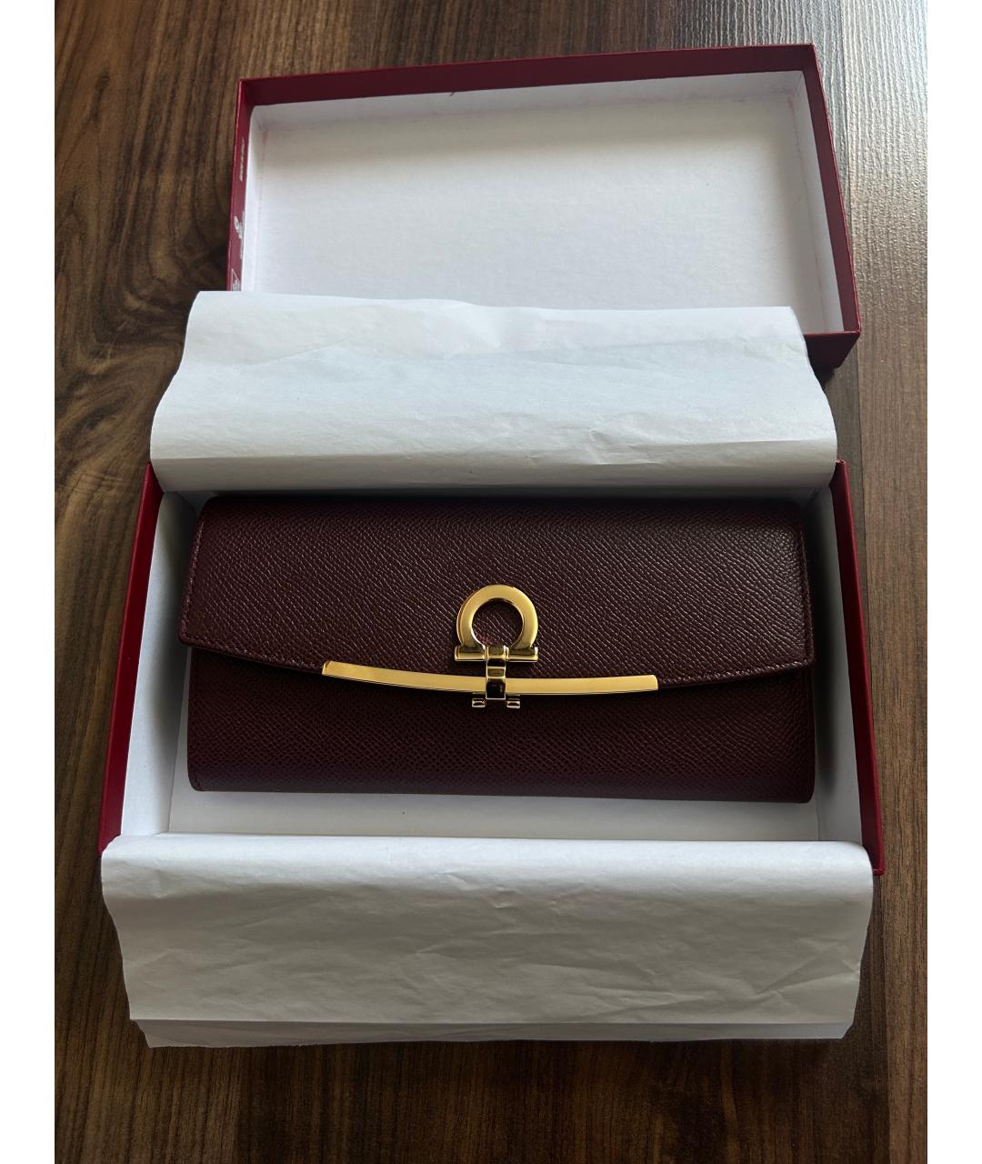 FERRAGAMO Бордовый кожаный кошелек, фото 4
