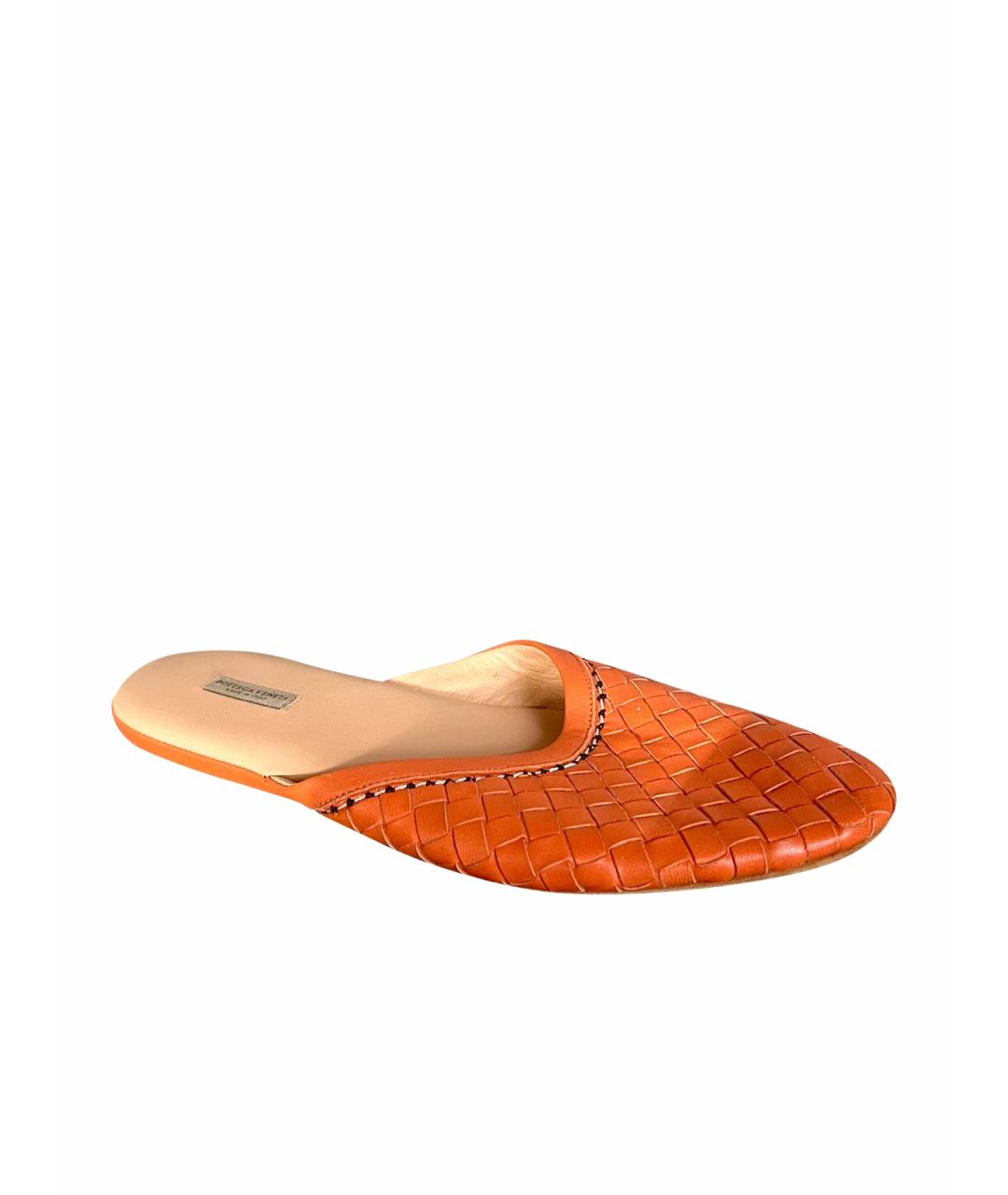BOTTEGA VENETA Оранжевые кожаные мюли, фото 1