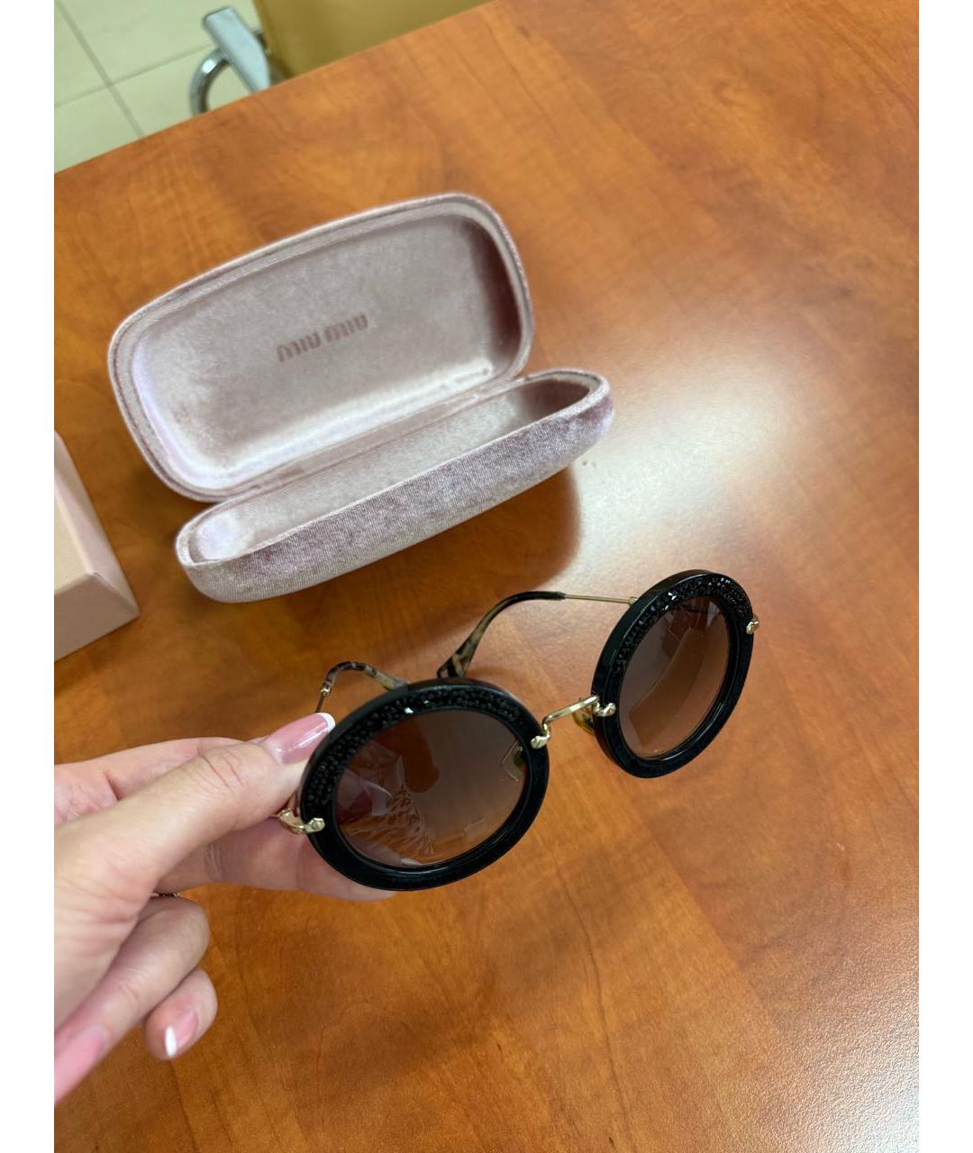 MIU MIU Черные пластиковые солнцезащитные очки, фото 3