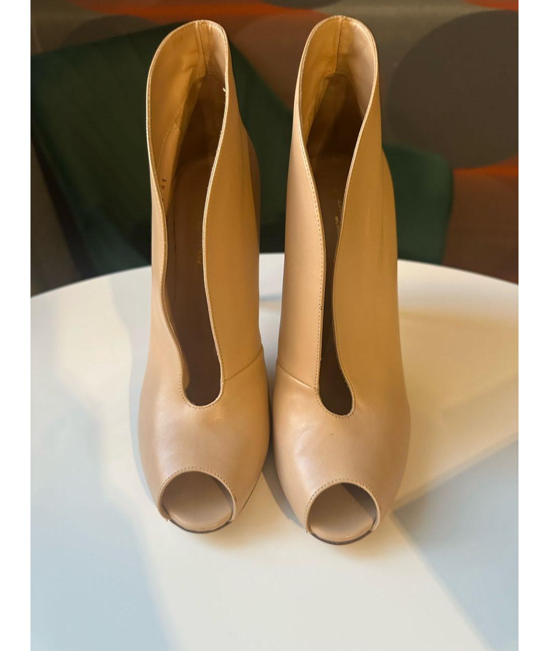 GIANVITO ROSSI Бежевые кожаные ботильоны, фото 2
