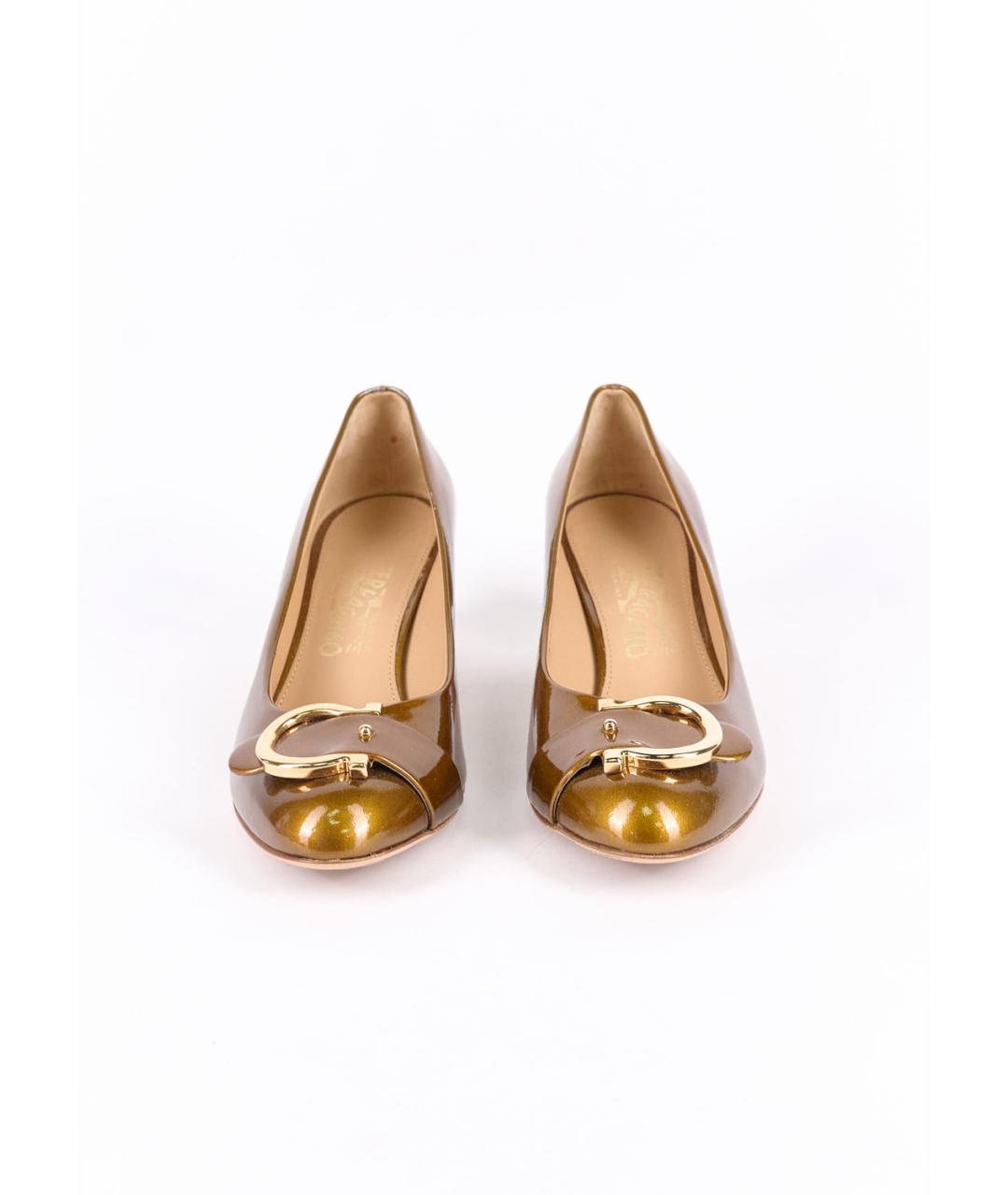 FERRAGAMO Золотые туфли из лакированной кожи, фото 3