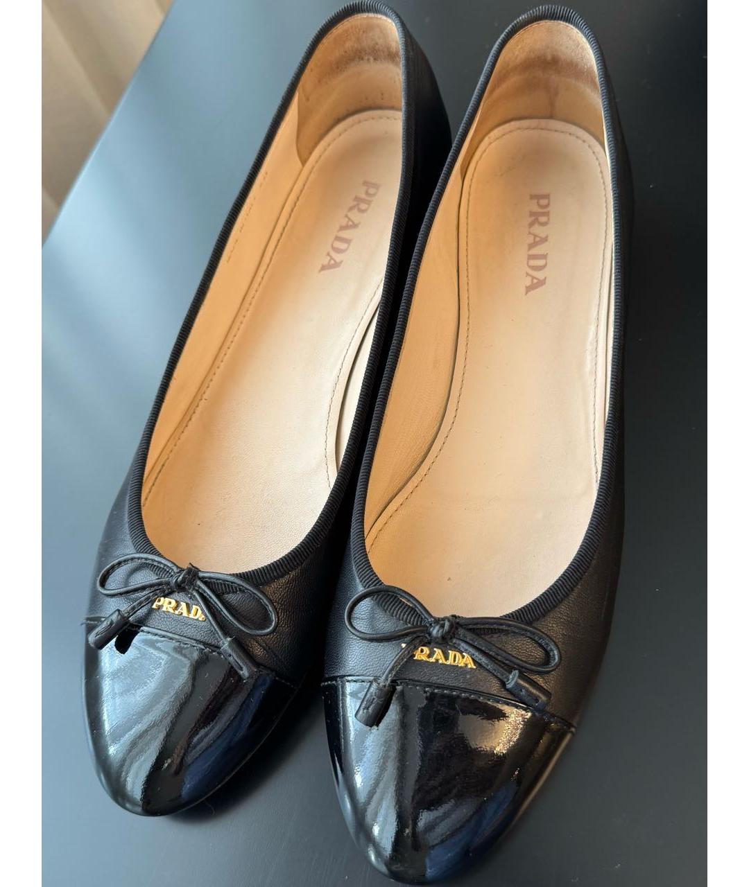 PRADA Черные кожаные балетки, фото 2