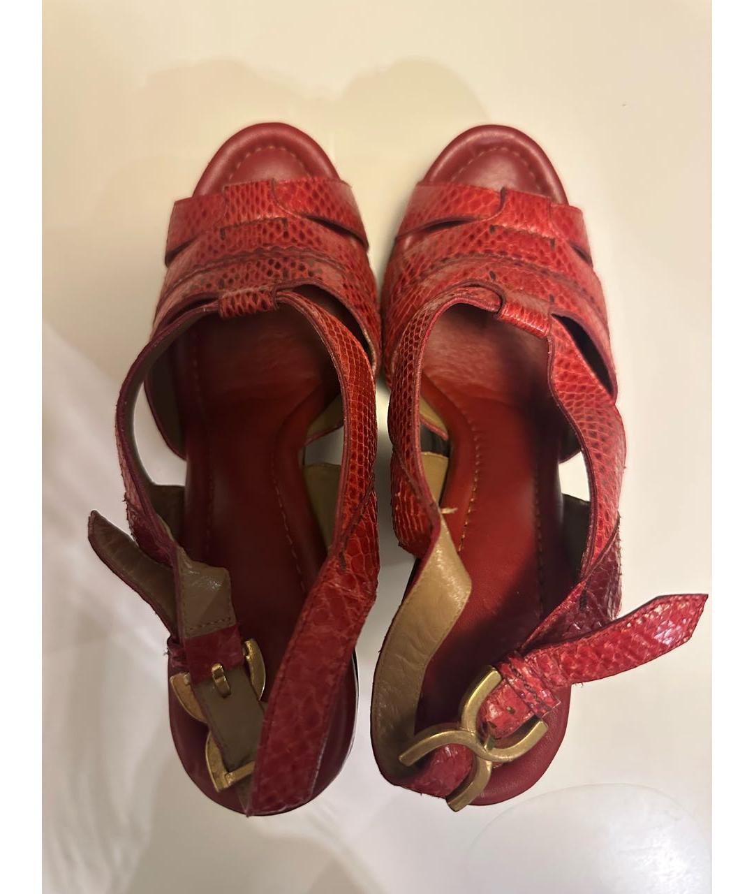 CHLOE Красные босоножки из экзотической кожи, фото 3