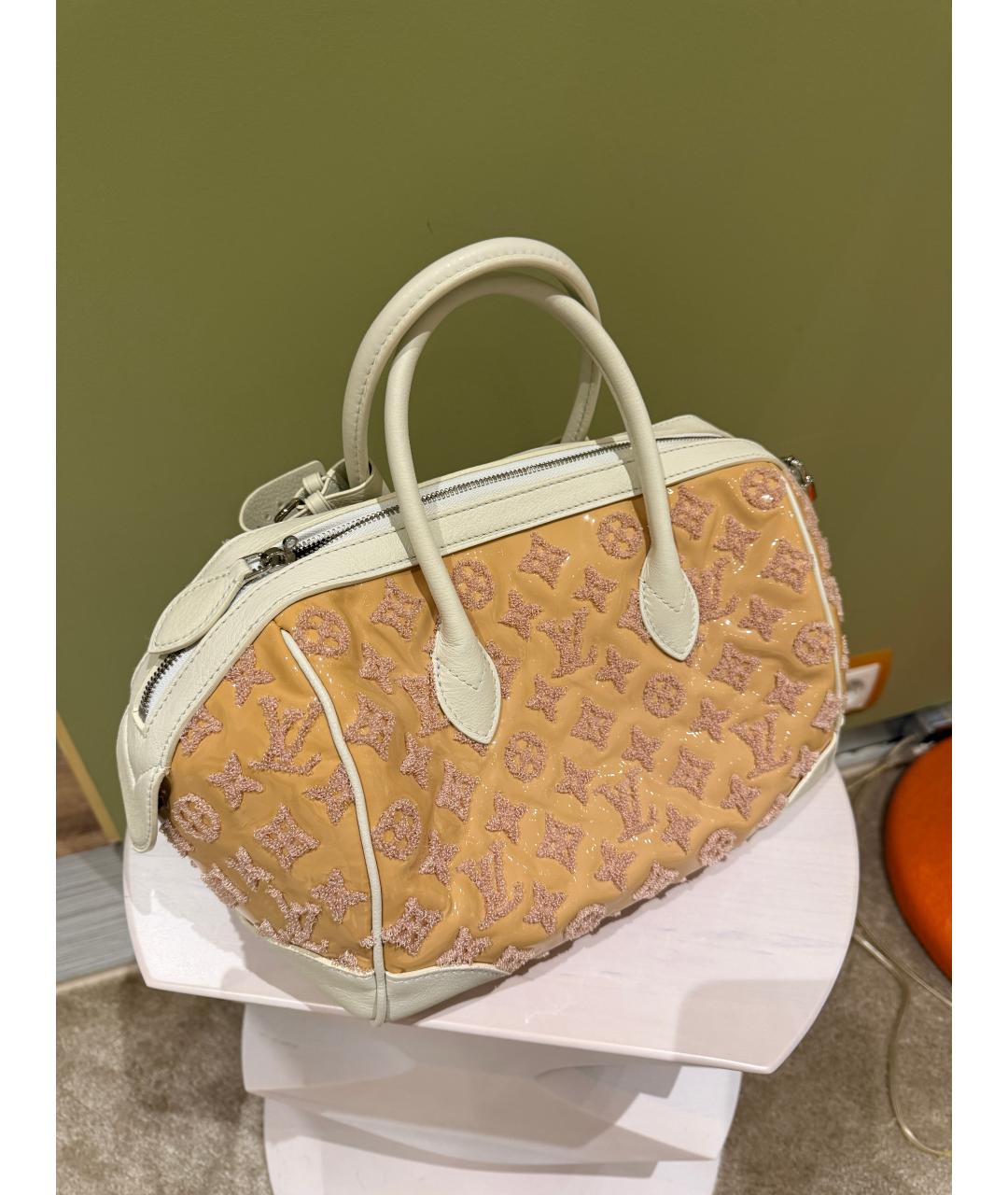 LOUIS VUITTON Бежевая кожаная сумка с короткими ручками, фото 3