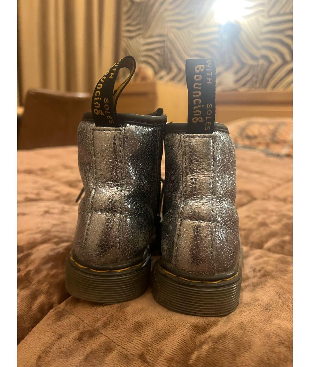 DR. MARTENS KIDS Серебряные ботинки, фото 4