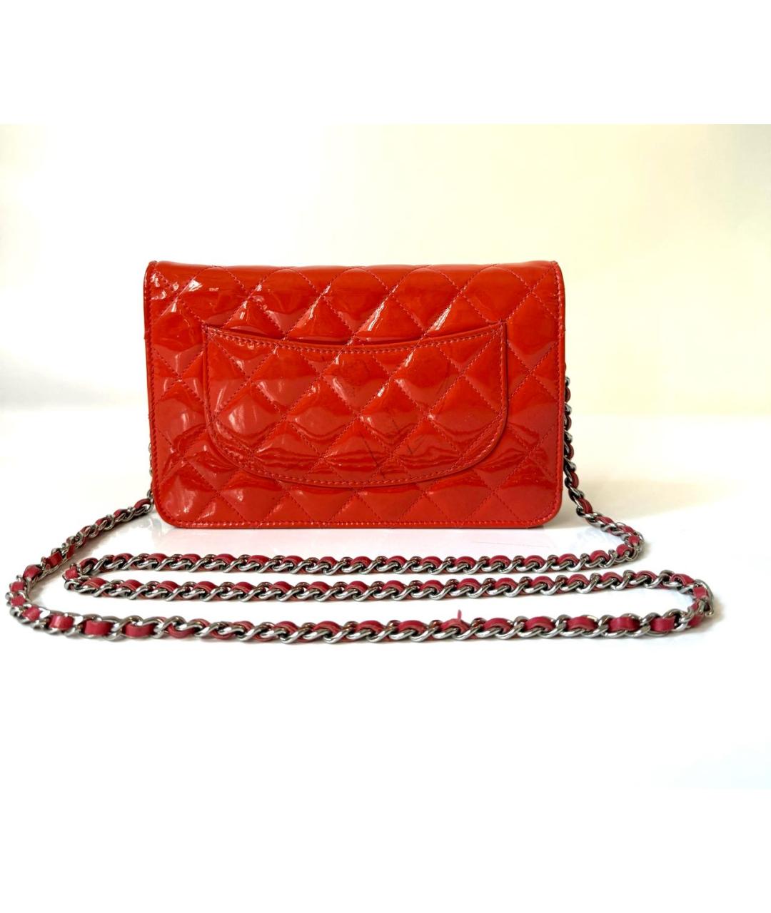 CHANEL Оранжевая сумка через плечо из лакированной кожи, фото 2