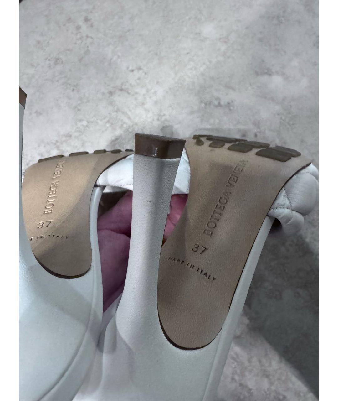 BOTTEGA VENETA Белые кожаные мюли, фото 6