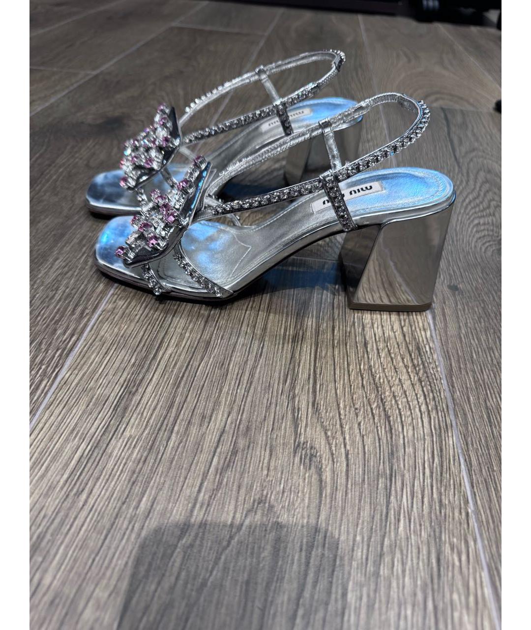 MIU MIU Серебряные кожаные босоножки, фото 8
