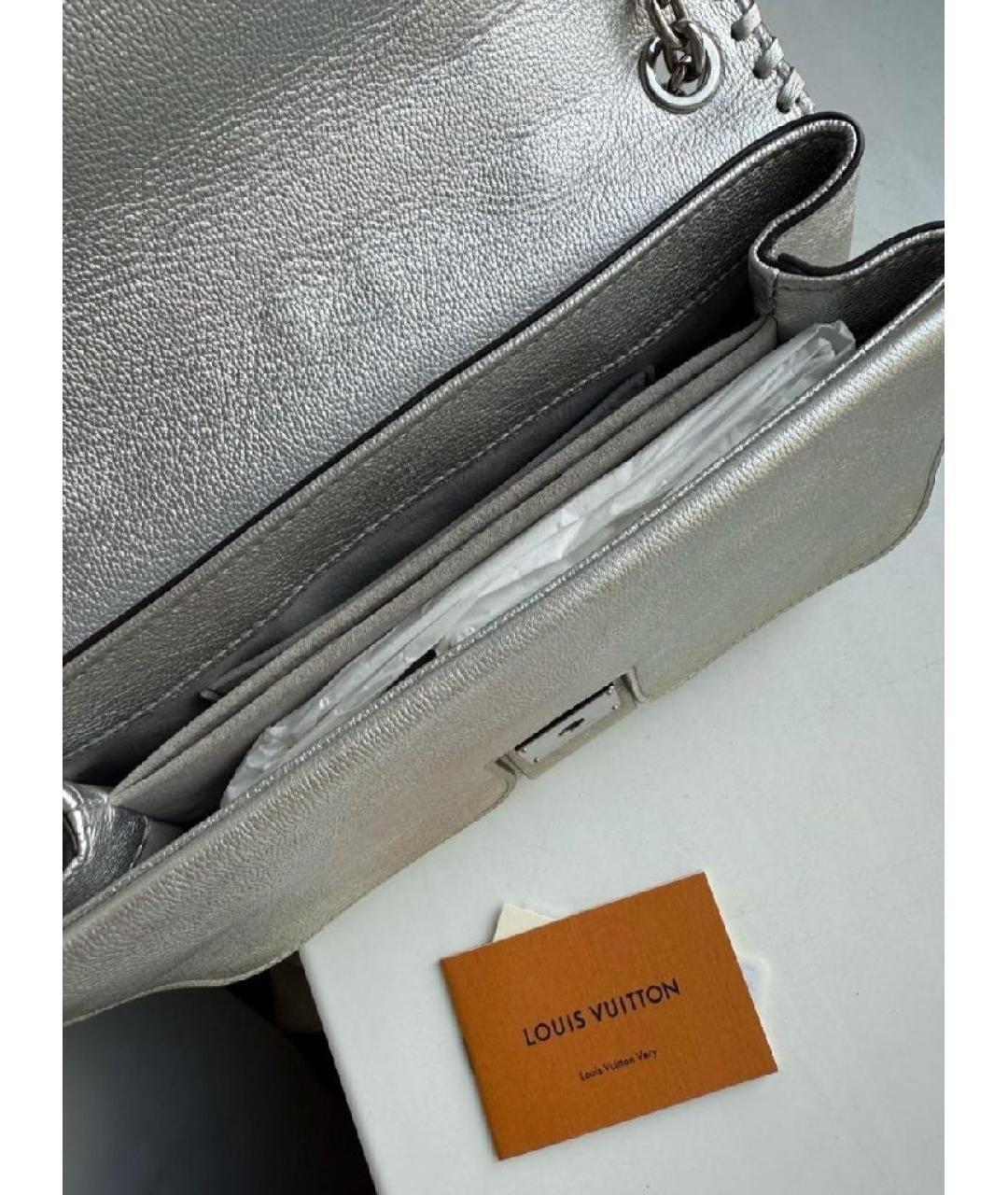 LOUIS VUITTON Серебряная кожаная сумка через плечо, фото 2