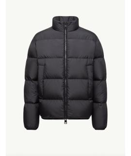 MONCLER Пуховик