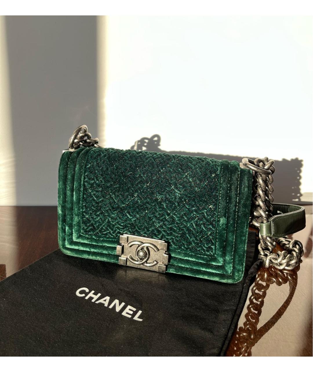 CHANEL Зеленая бархатная сумка с короткими ручками, фото 2