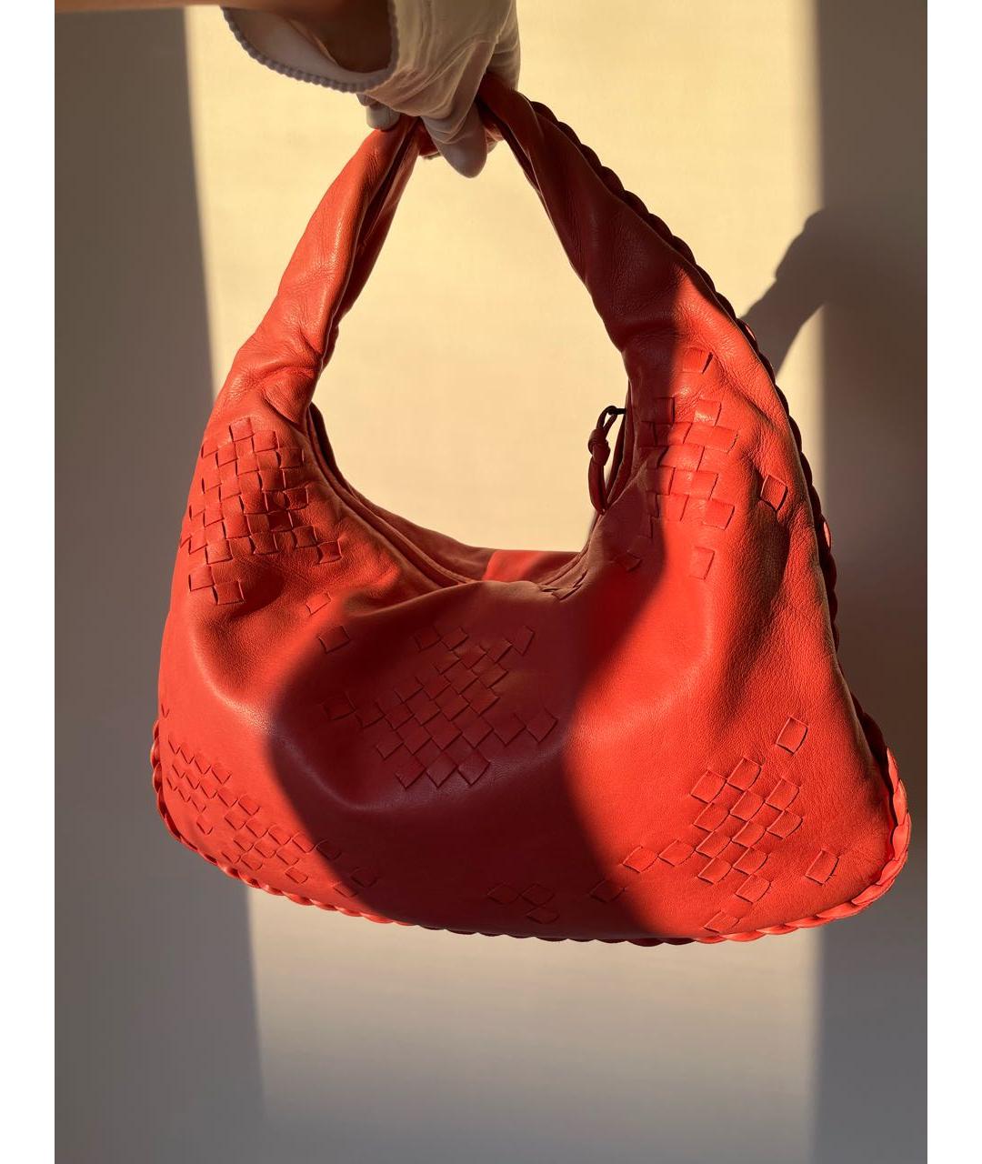 BOTTEGA VENETA Коралловая кожаная сумка с короткими ручками, фото 5