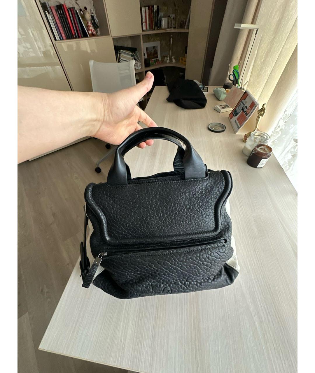 ALEXANDER MCQUEEN Черная кожаная сумка с короткими ручками, фото 3