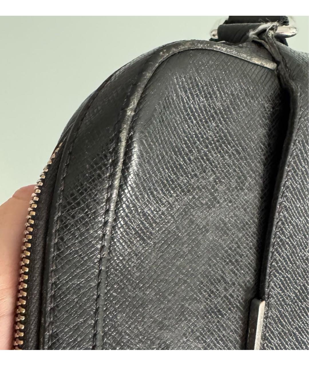 LOUIS VUITTON Черная кожаная барсетка, фото 6