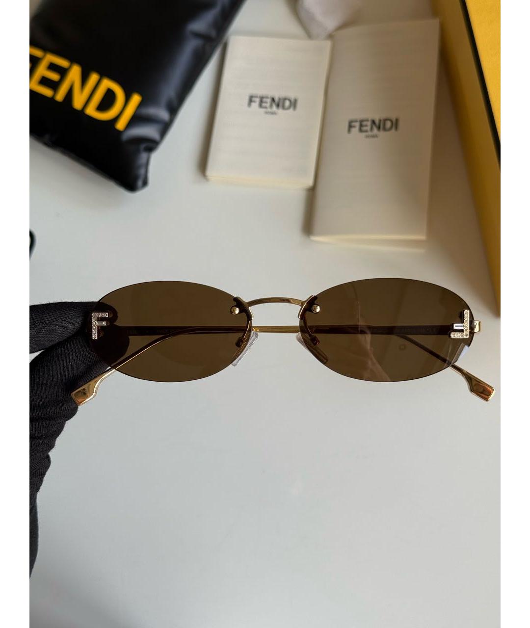 FENDI Золотые металлические солнцезащитные очки, фото 2