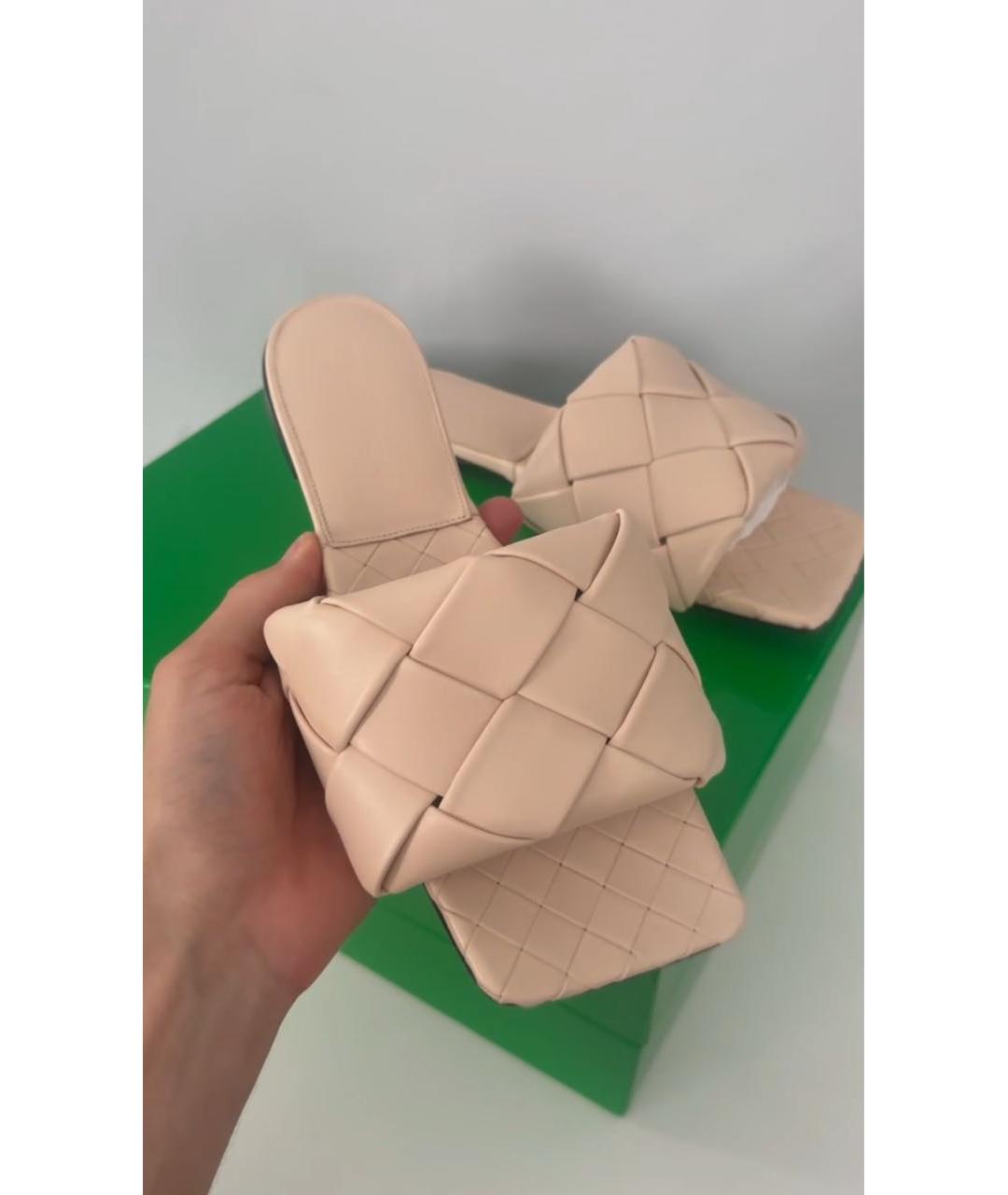 BOTTEGA VENETA Бежевые кожаные босоножки, фото 5