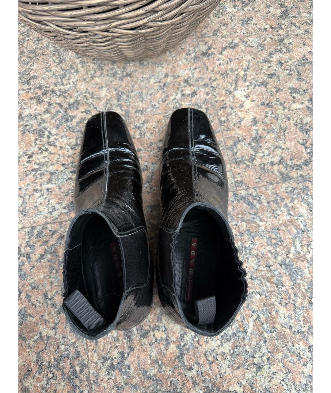 PRADA Черные низкие ботинки из лакированной кожи, фото 3