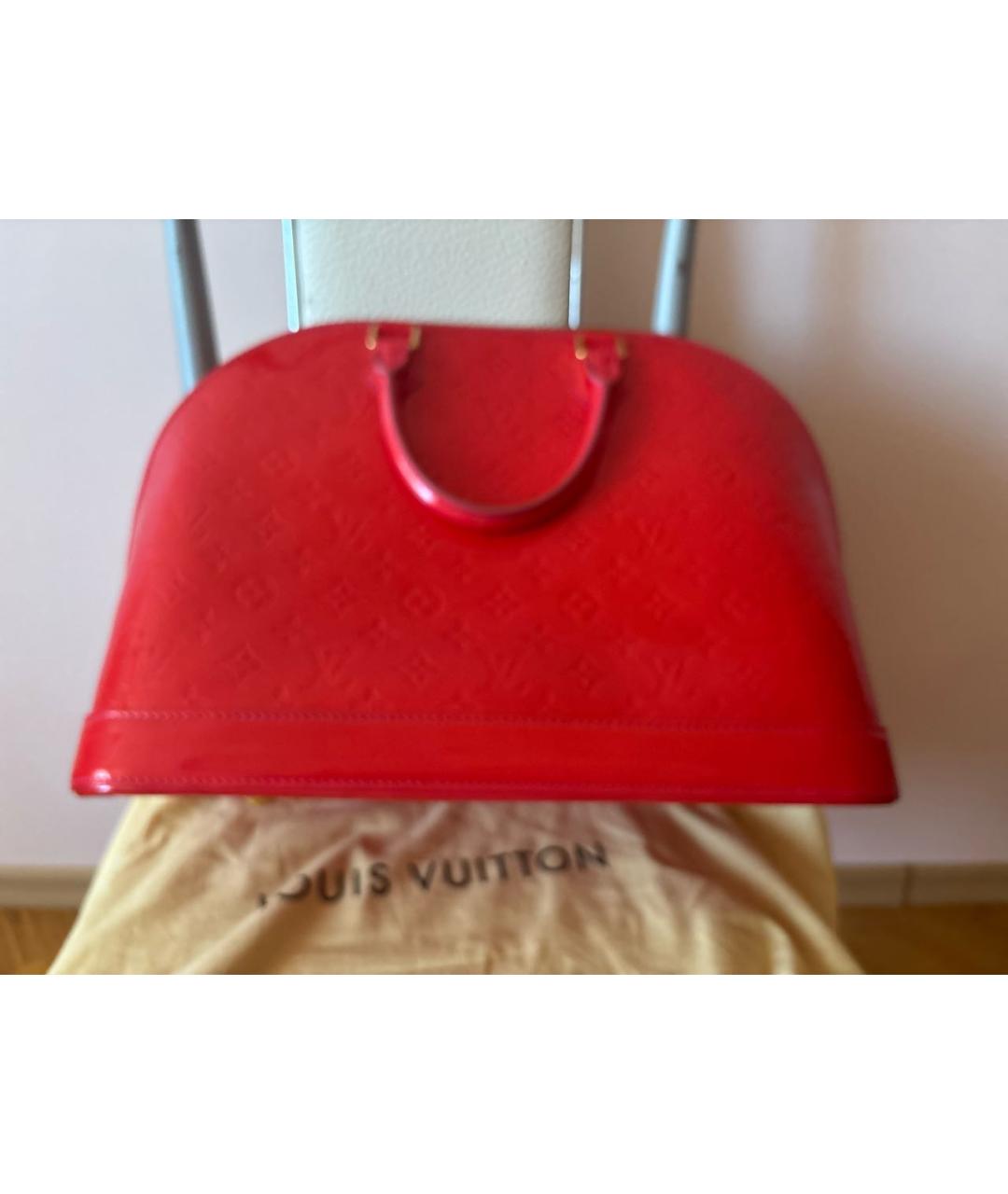 LOUIS VUITTON Красная сумка с короткими ручками из лакированной кожи, фото 7