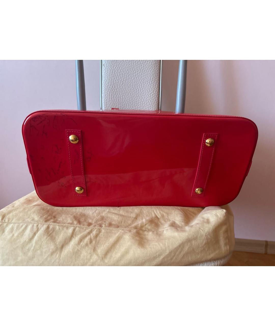 LOUIS VUITTON Красная сумка с короткими ручками из лакированной кожи, фото 3