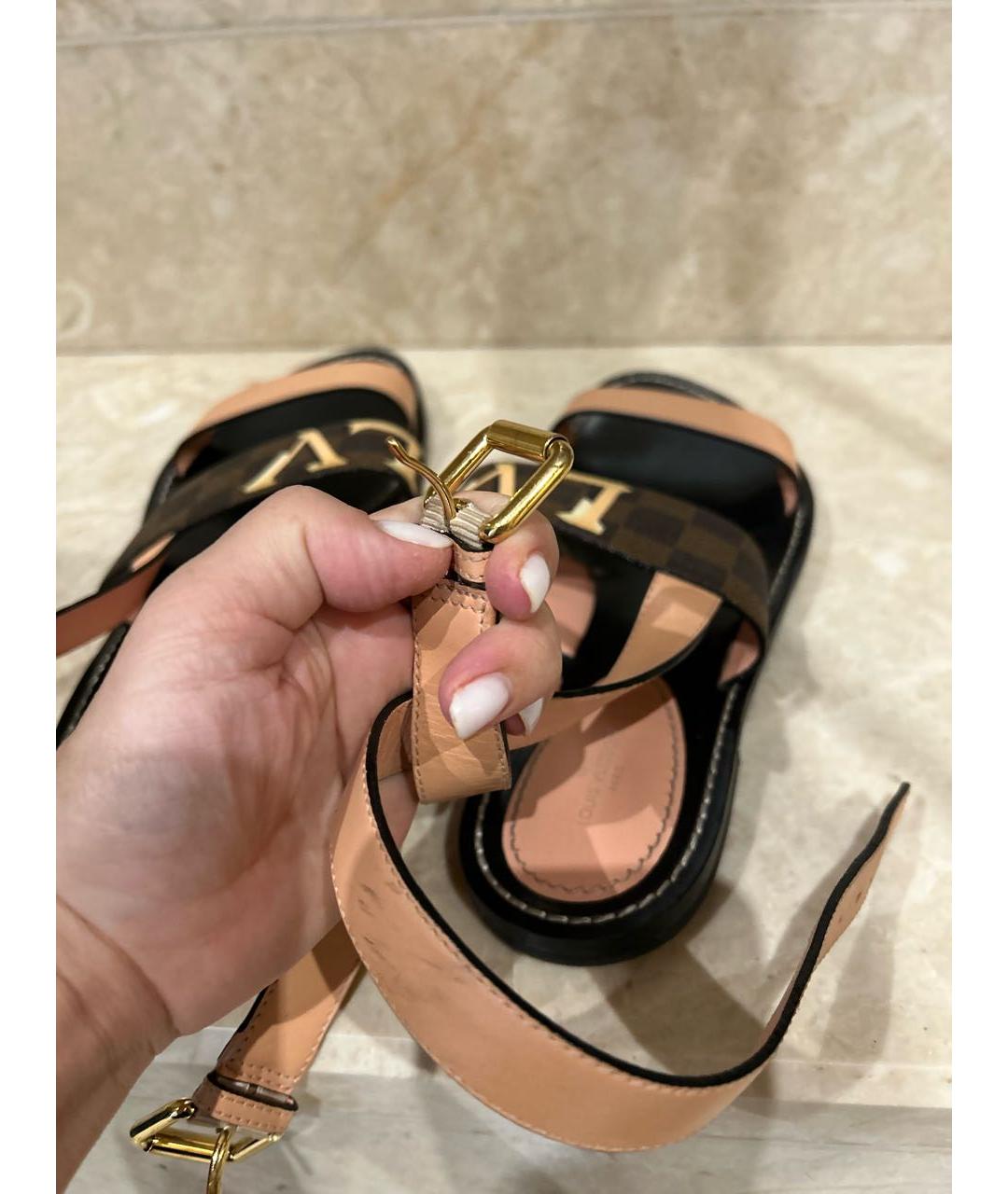 LOUIS VUITTON Коричневые кожаные сандалии, фото 4