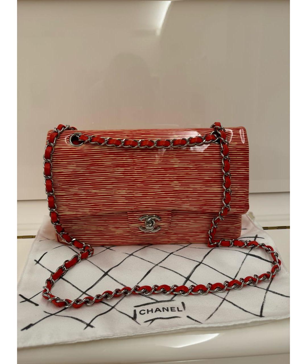 CHANEL Красная сумка через плечо из лакированной кожи, фото 8