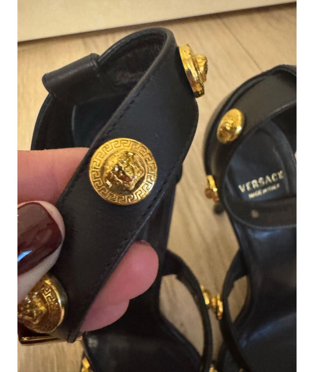 VERSACE Черные кожаные босоножки, фото 6