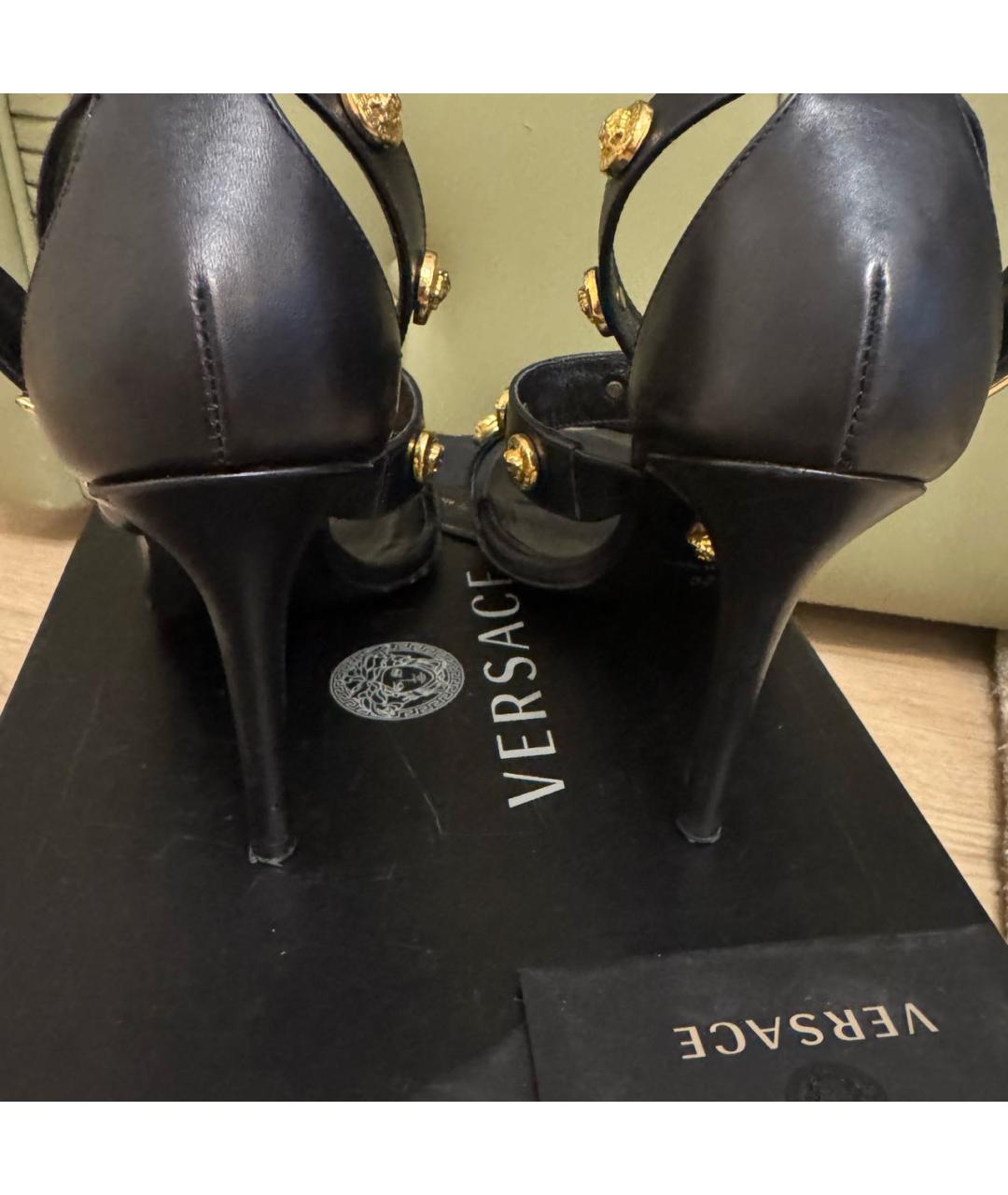 VERSACE Черные кожаные босоножки, фото 4