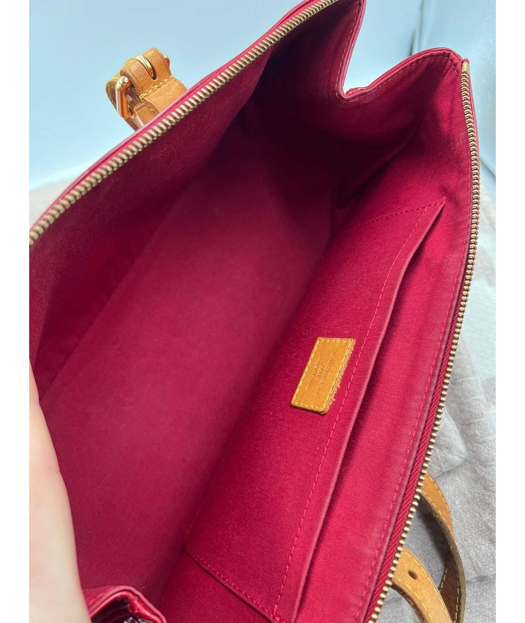 LOUIS VUITTON Красная сумка с короткими ручками из лакированной кожи, фото 6