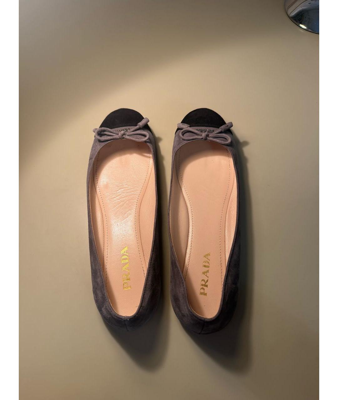 PRADA Антрацитовые замшевые балетки, фото 3