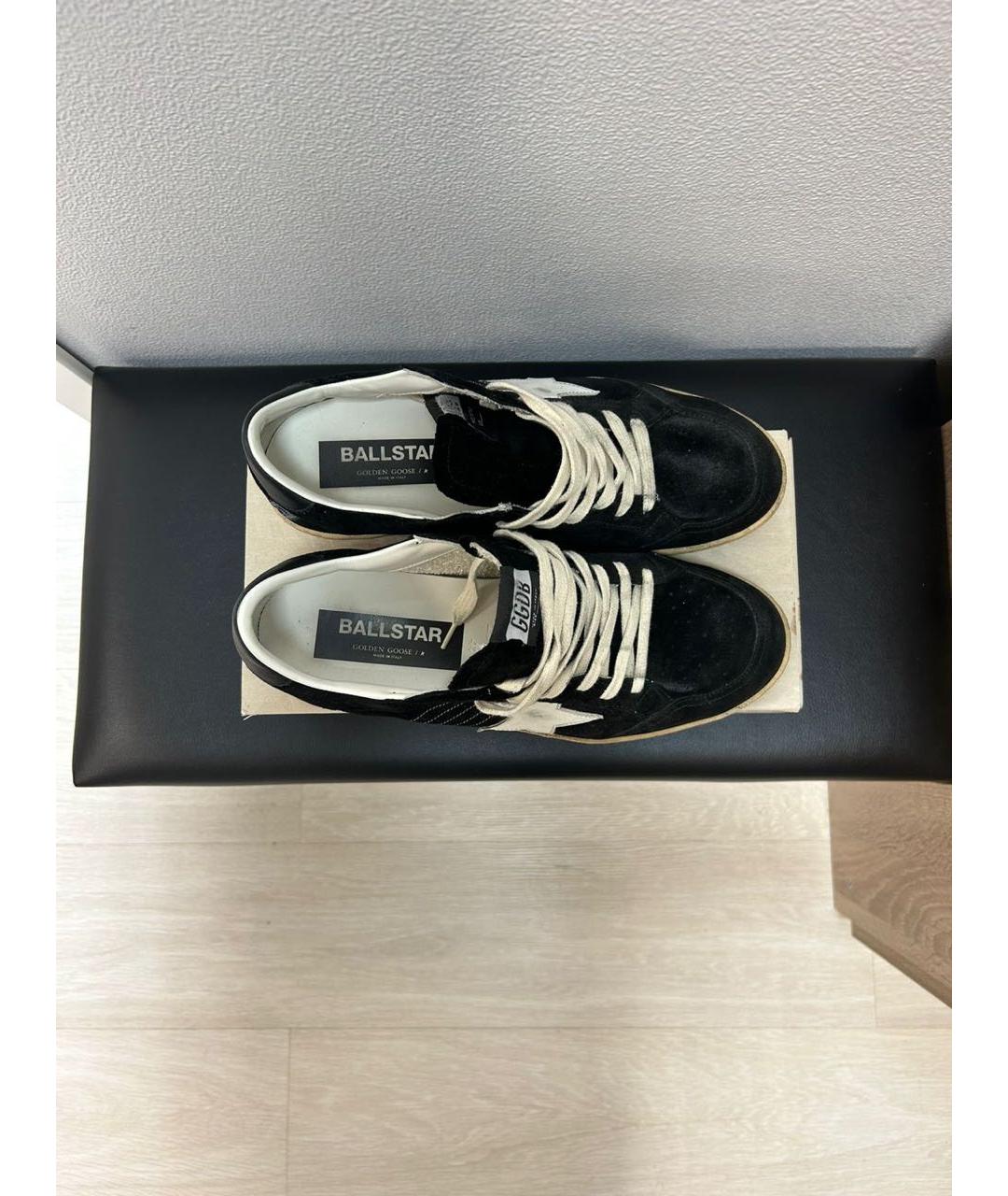 GOLDEN GOOSE DELUXE BRAND Черные замшевые низкие кроссовки / кеды, фото 2