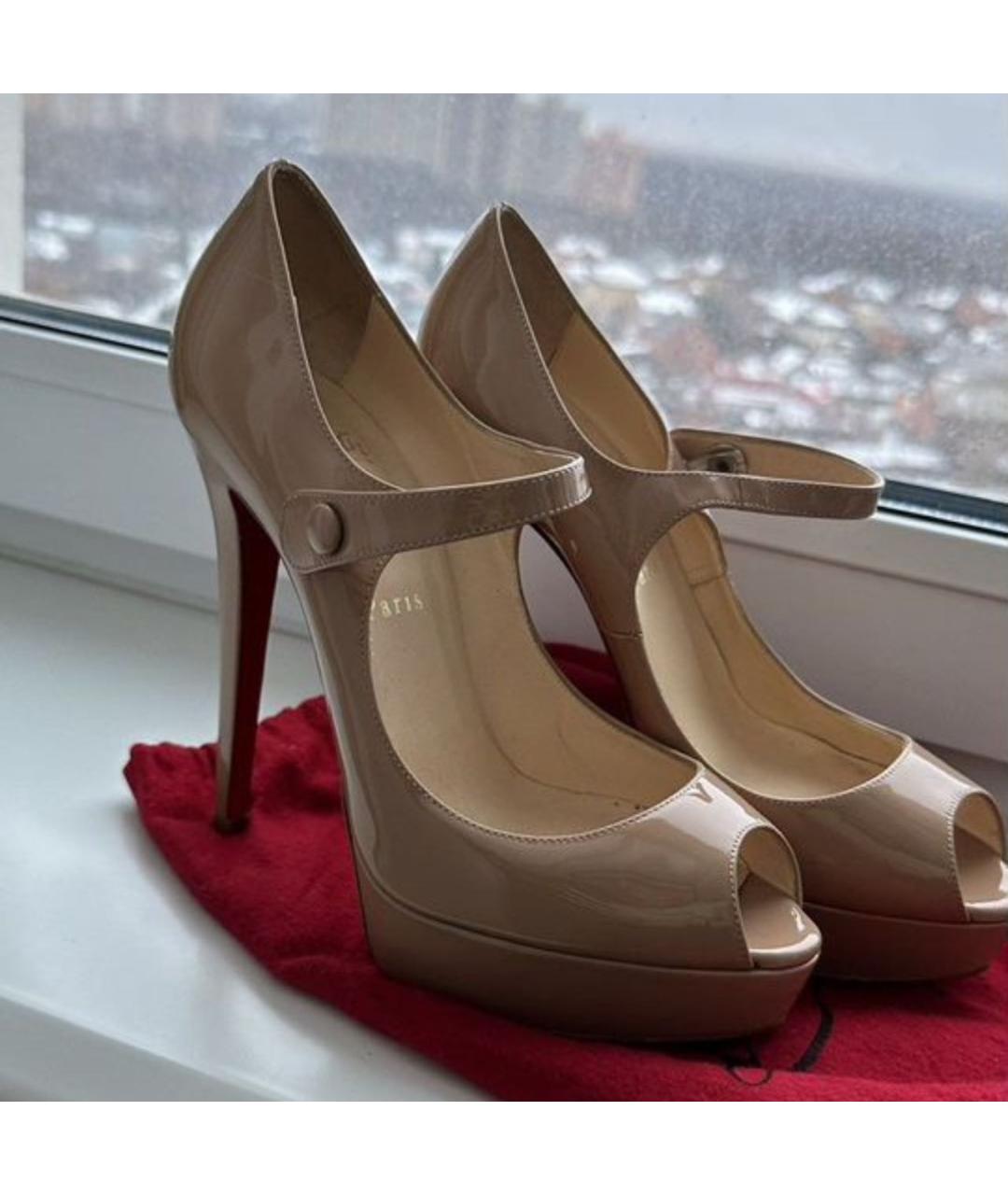CHRISTIAN LOUBOUTIN Бежевые туфли из лакированной кожи, фото 2