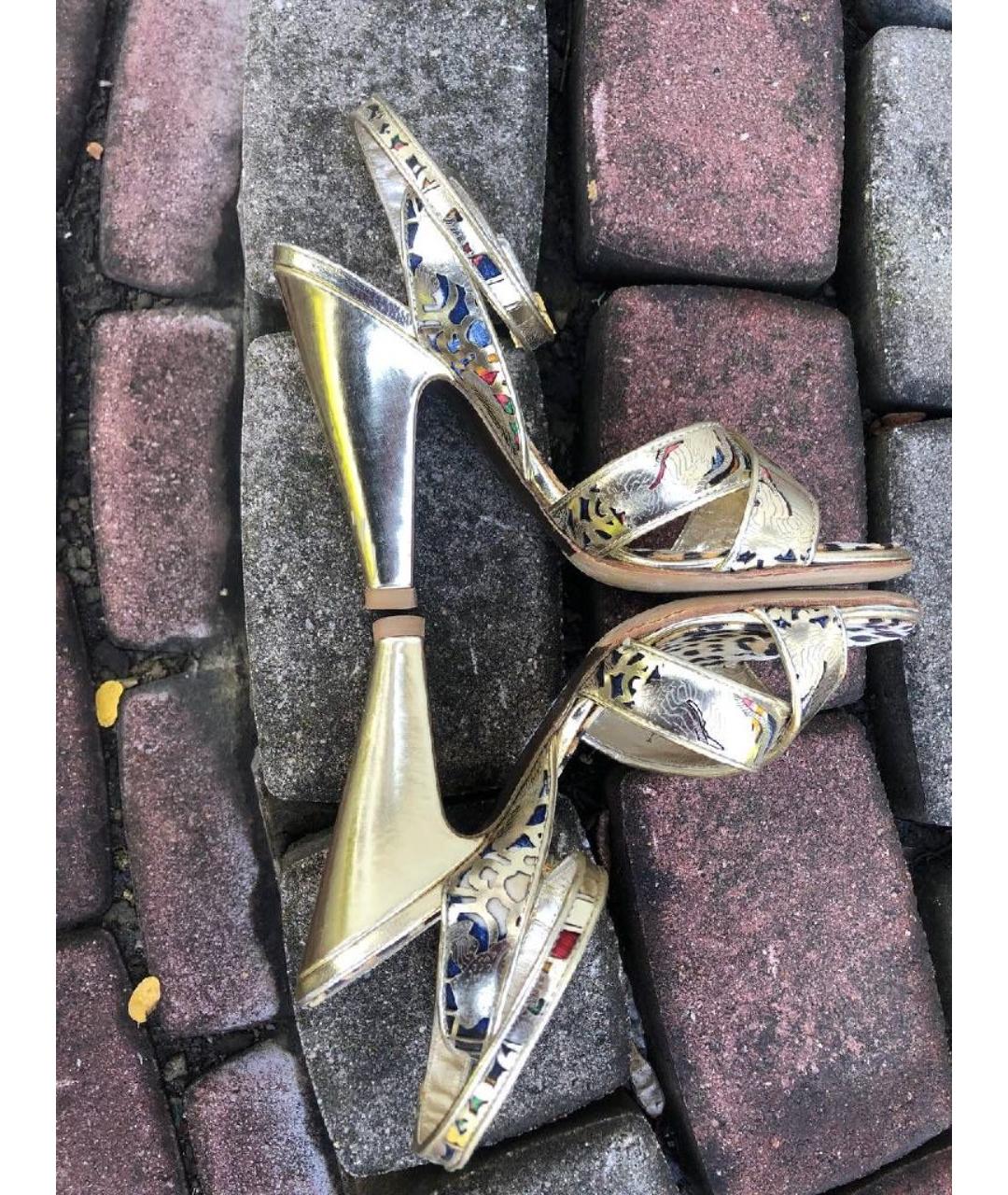 ROBERTO CAVALLI Золотые кожаные босоножки, фото 5
