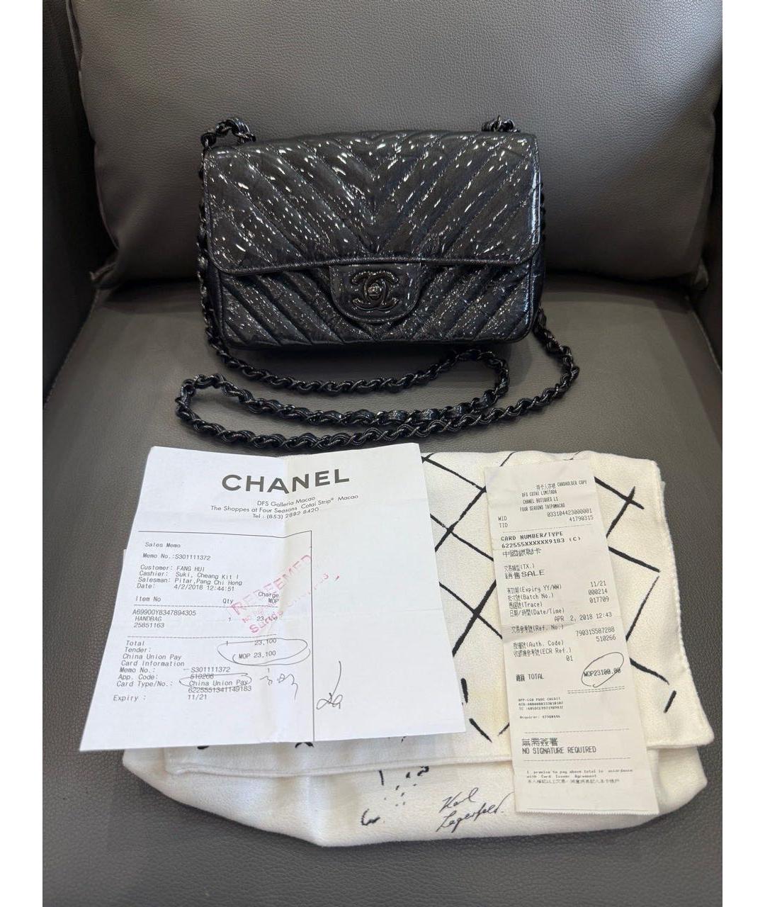 CHANEL Черная сумка через плечо из лакированной кожи, фото 9