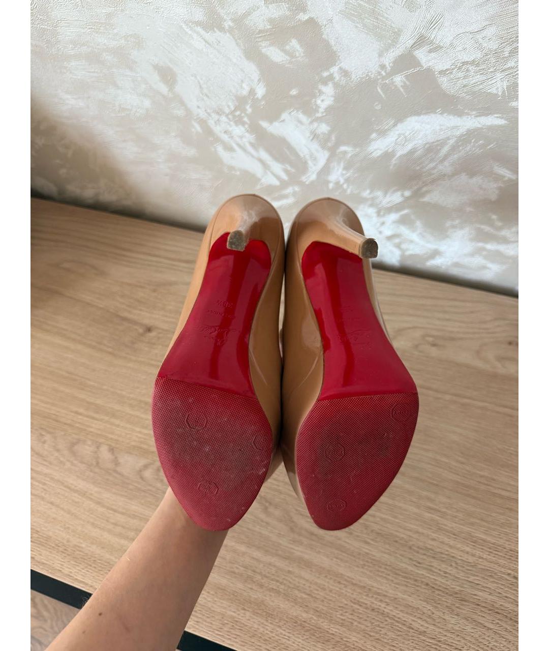 CHRISTIAN LOUBOUTIN Бежевые кожаные туфли, фото 3